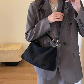 Bolsa Feminina de Camurça Safira SF618