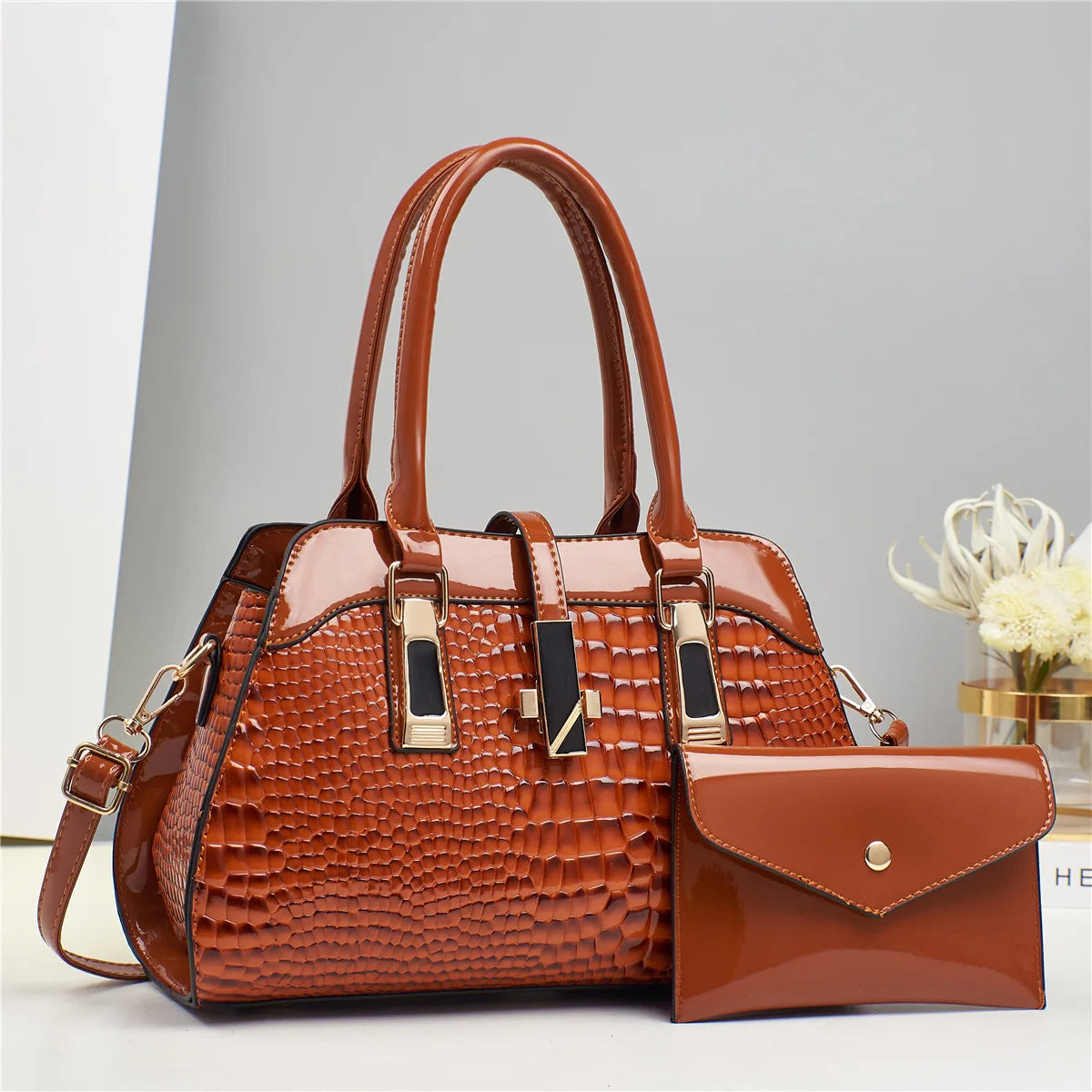 Kit com Bolsa e Carteira em Couro Legítimo Safira SF573