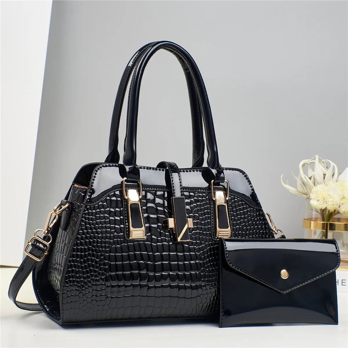 Kit com Bolsa e Carteira em Couro Legítimo Safira SF573