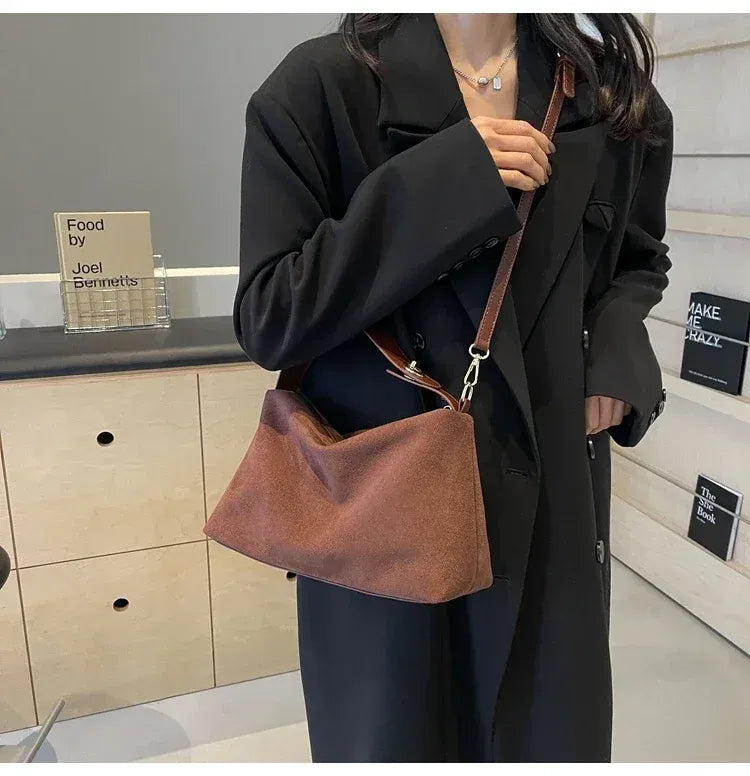 Bolsa Feminina de Camurça Safira SF618