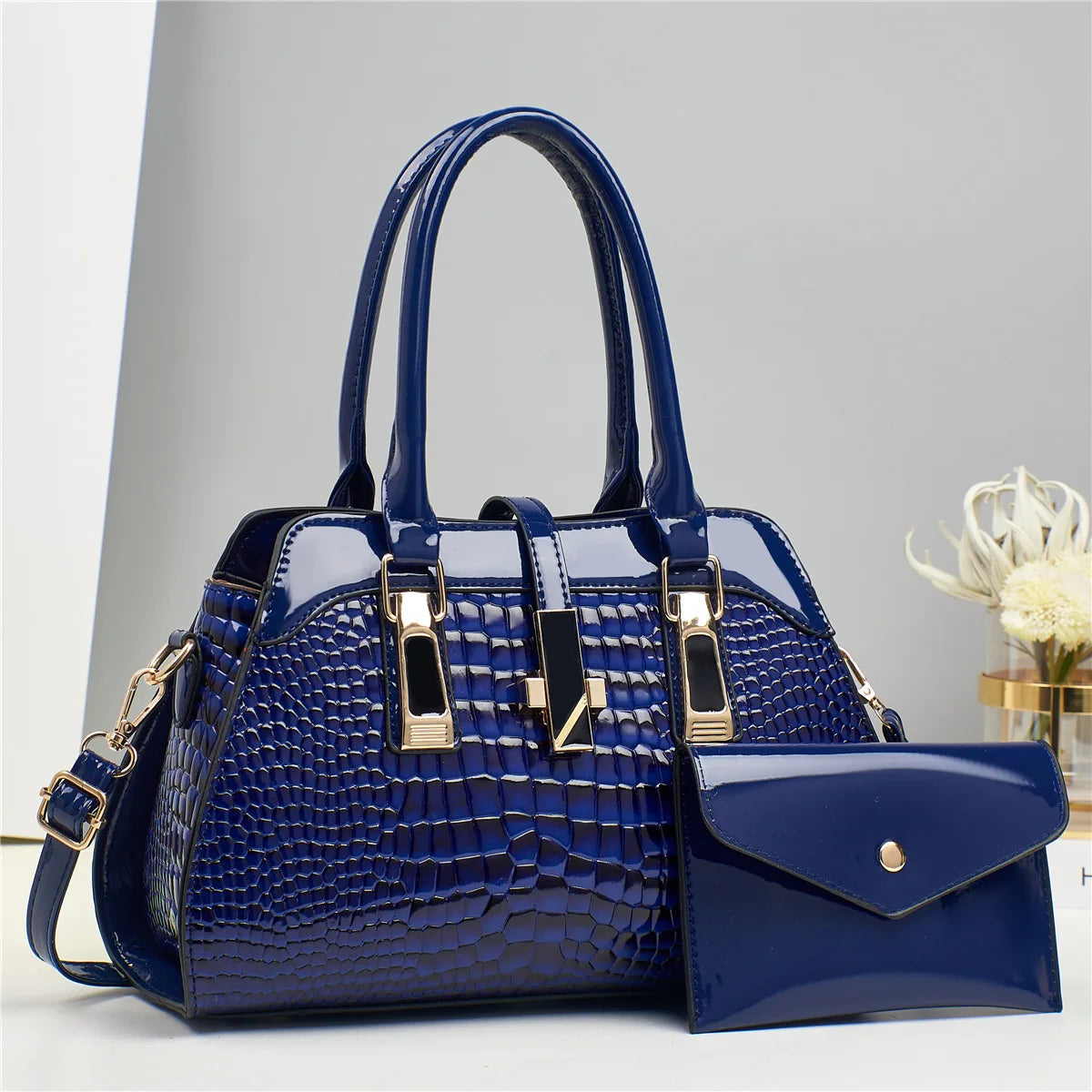 Kit com Bolsa e Carteira em Couro Legítimo Safira SF573