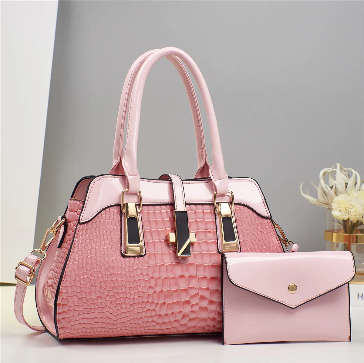 Kit com Bolsa e Carteira em Couro Legítimo Safira SF573