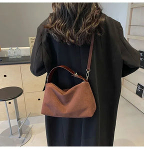 Bolsa Feminina de Camurça Safira SF618